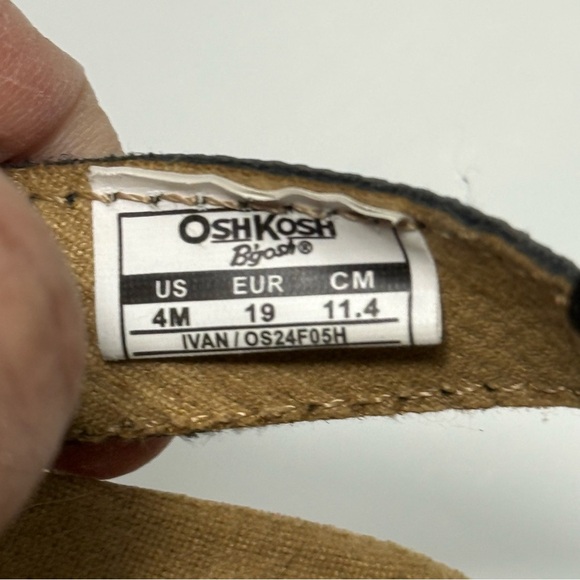 OshKosh B'gosh Black and Tan Kids Sandals - Picture 3 of 8